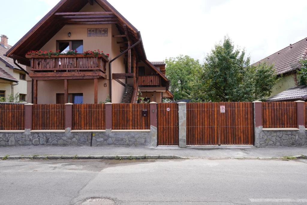 Отель Casa Felice Брашов Экстерьер фото